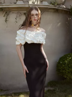 Alternative view of Bellamira Dress